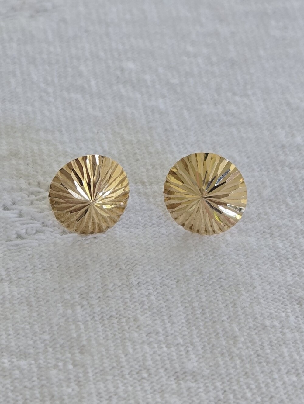 14K Gold Textured Round Diamond Cut Stud Earrings - Women's Jewelry Stamped CJI